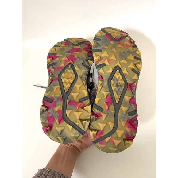 New Balance Lightweight Trail Sneakers Gray Pink Women's Size 8.5 - Picture 7 of 8